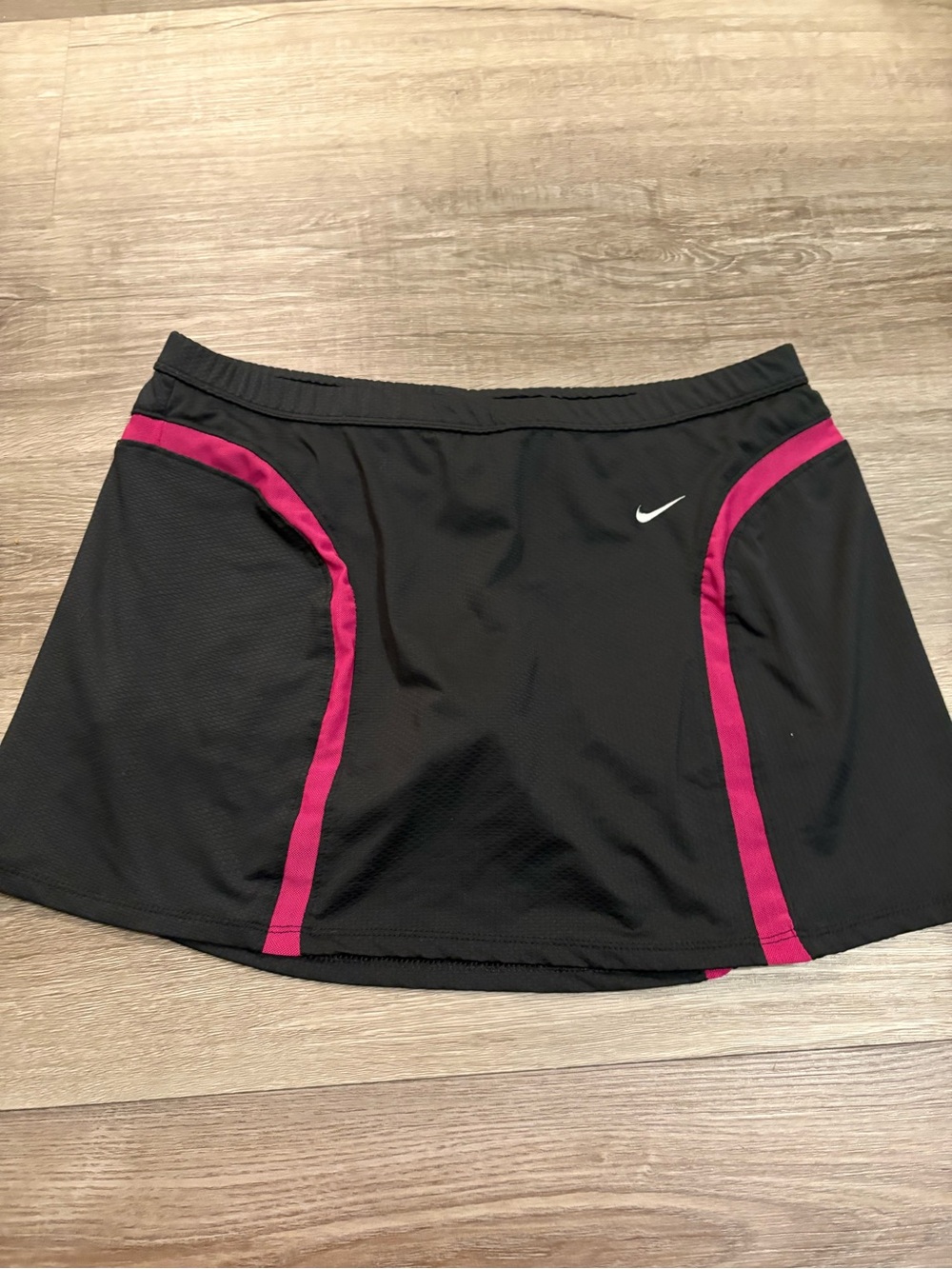 Vintage Nike Black Athletic Skort with Pink Trim